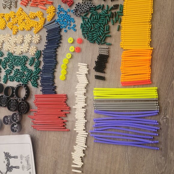 K'nex building set- large lot of mixed sets in storage container - Picture 6 of 8